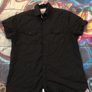 Short sleeve button up